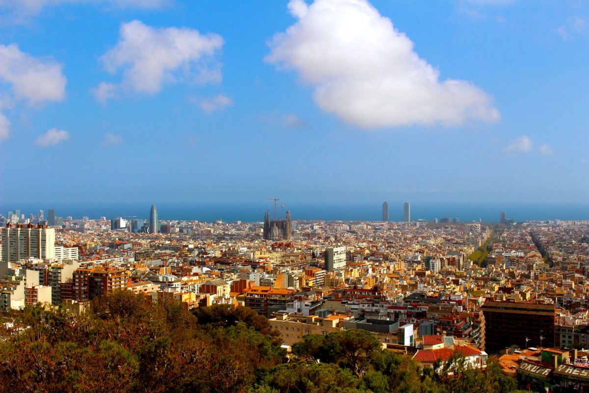 So much to do in Barcelona but not enough time. Here are the 10 Things You Can't Miss in Barcelona!