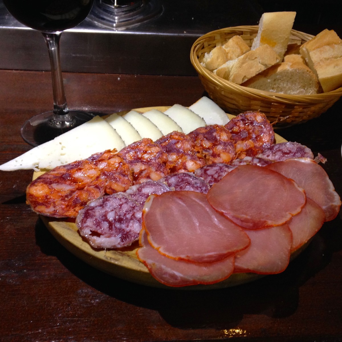 La Bodega de Vinny is the most authentic Tapas Bar in Granada