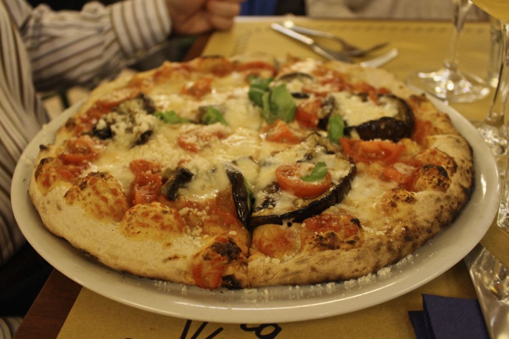 Want to eat the best pizza in Rome? La Gatta Mangiona will not dissapoint!
