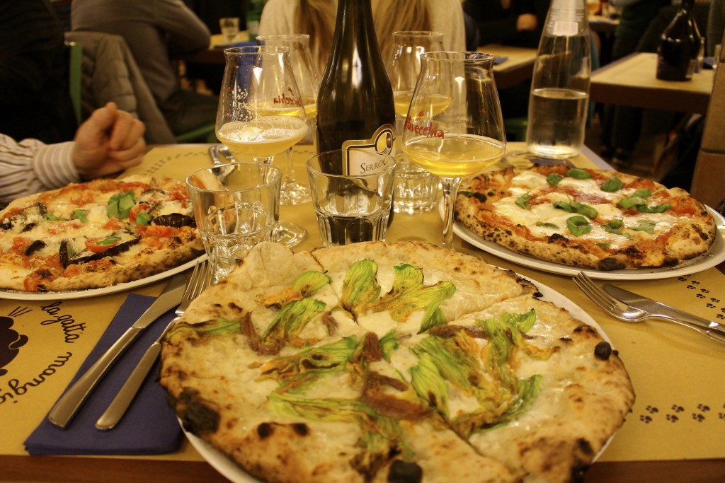 Want to eat the best pizza in Rome? La Gatta Mangiona will not dissapoint!
