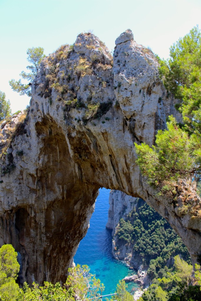 Only have 1 day in Capri? Don't want to waste all your time waiting in line for the Blue Grotto? Here are some great alternatives to spending 1 day in Capri