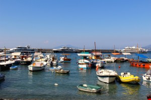 Only have 1 day in Capri? Don't want to waste all your time waiting in line for the Blue Grotto? Here are some great alternatives to spending 1 day in Capri