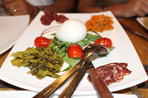 Looking for the BEST Restaurant in Sorrento for dinner or lunch? Inn Bufalito is it!