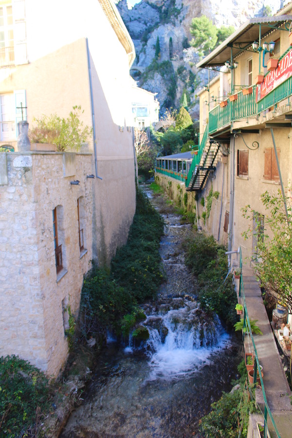 Moustiers Sainte-Marie and the Lac de Sainte Croix are two must stop stops in Provence, France!