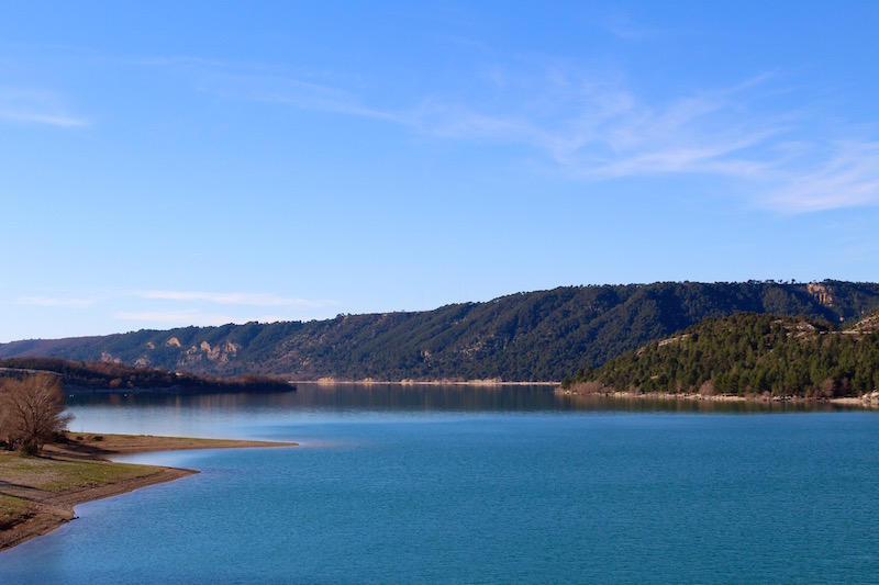 Moustiers Sainte-Marie and the Lac de Sainte Croix are two must stop stops in Provence, France!