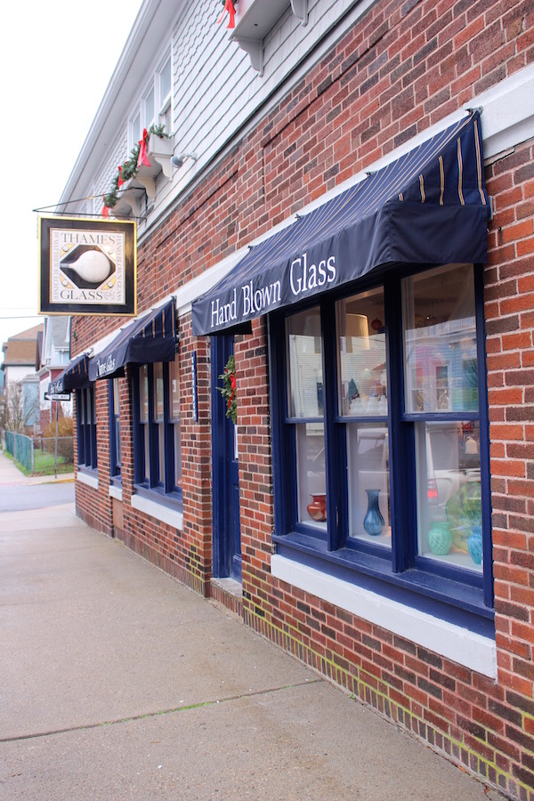 At the Thames Glass Glassblowing Studio and Gallery, you will find dedicated artists and glassmakers at work, sculpting and blowing some of New England's finest hand blown glass products. Stop in to try your hand at glass blowing today!