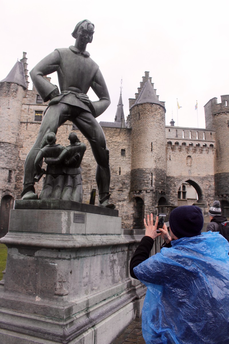 What to do with one day in Antwerp, Belgium. Mussels, Castles, Beer, and More!
