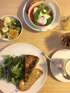 Vinnies is a cozy little spot for breakfast, coffee, lunch and brunch in Amsterdam. #brunchinamsterdam #amsterdam #amsterdameats