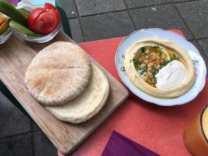 If you're on a Sunday stroll in de Pijp and craving something quick and fresh, stop by Sir Hummus for a surprisingly filling lunchtime treat.