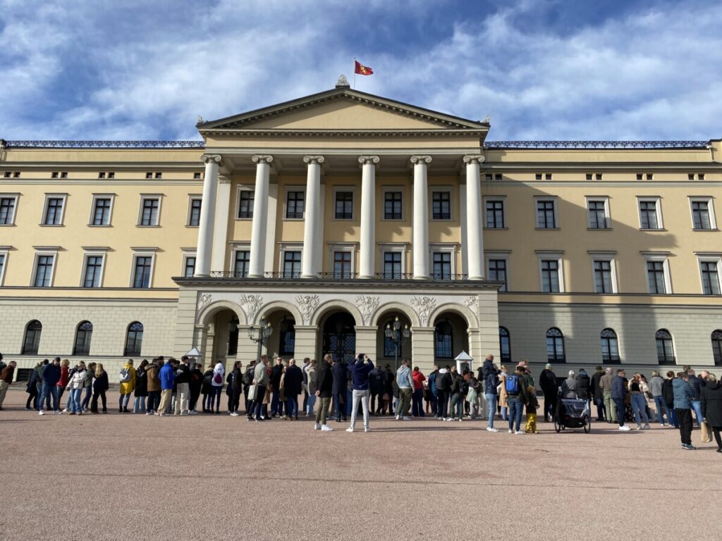 The Royal Palace during the changing of the guards, Oslo