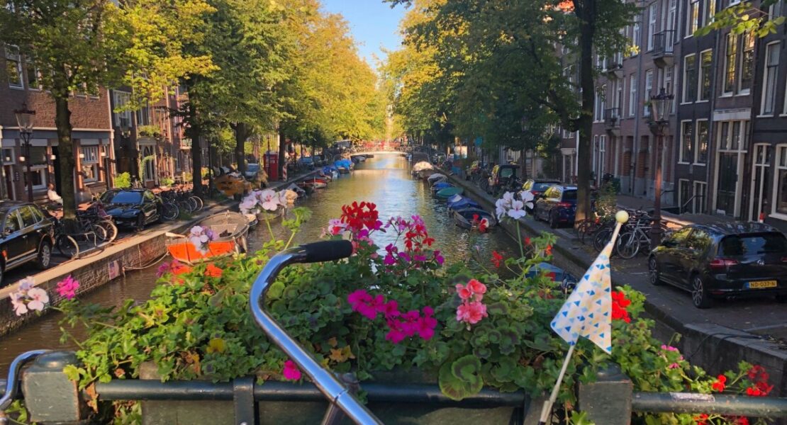 A bicycle on the canal. The best restaurants and bars in Jordaan, Amsterdam