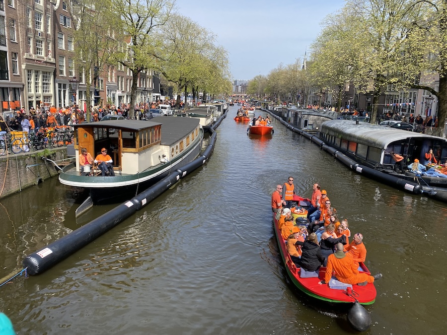 A sunny King's Day on the Prinsengracht