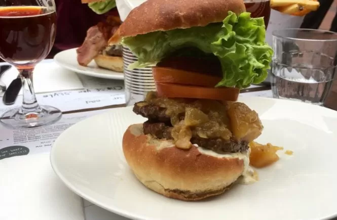 If you're ever in Dublin, definitely stop by Jo'Burger, and don't be that girl who orders a salad. They may just be Dublin's best burgers. #burgers #hamburgers #dublin #ireland